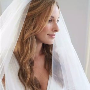 DARETH COLBURN IVORY BRIDAL VEIL SILVER EDGE